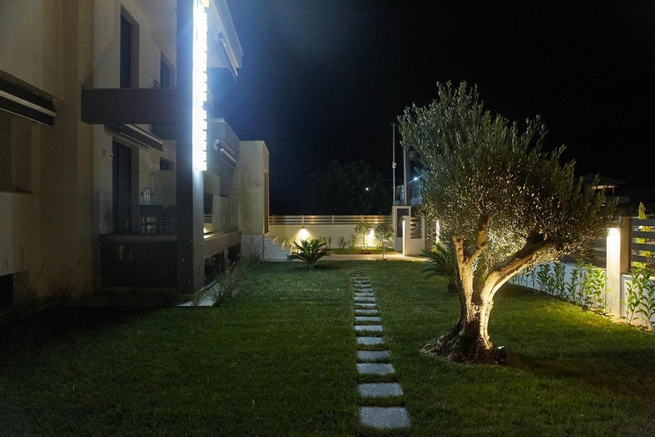 Albatros Luxury Suites Vrasná Exterior foto